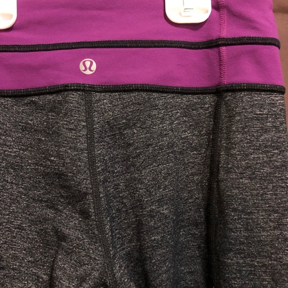 lululemon athletica Pants - LULULEMON Cropped Grey Leggings Capri Yoga Pants 4